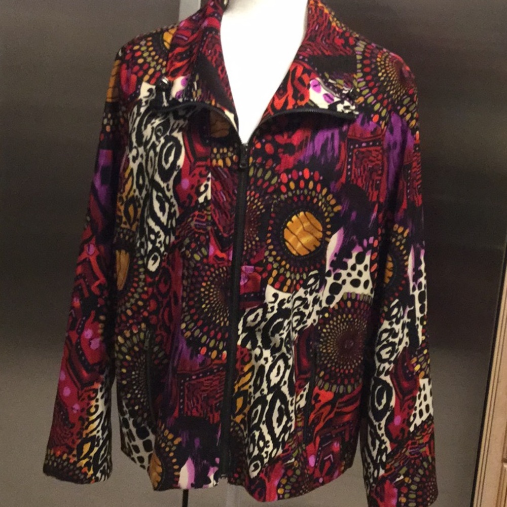 Multi-color print long-sleeve outer jacket. Sz LG